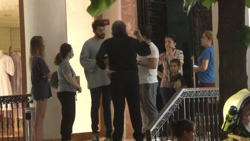 Nişantaşı’nda 7 katlı binanın en üst katında yangın paniği
