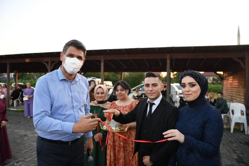 Başkan Kocaman, çiftlerin nikahını kıydı
