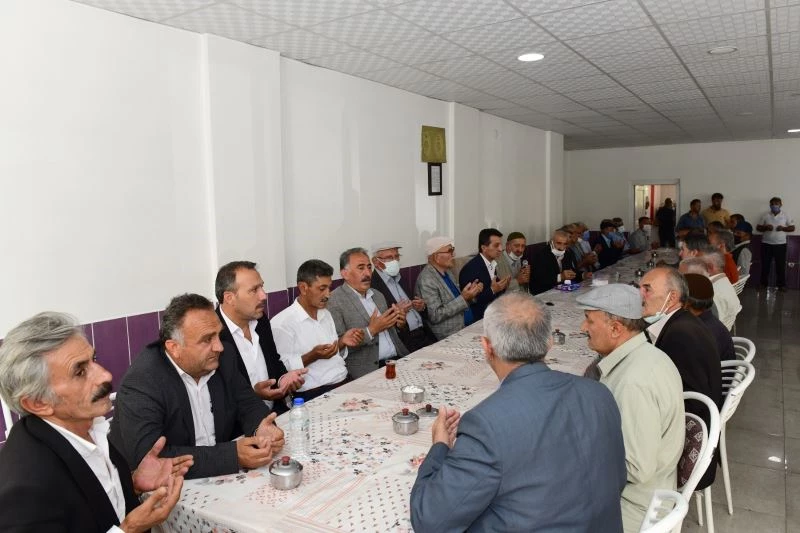 Başkan Şeylan, kan davasını engellemek için aileleri bir araya getirdi
