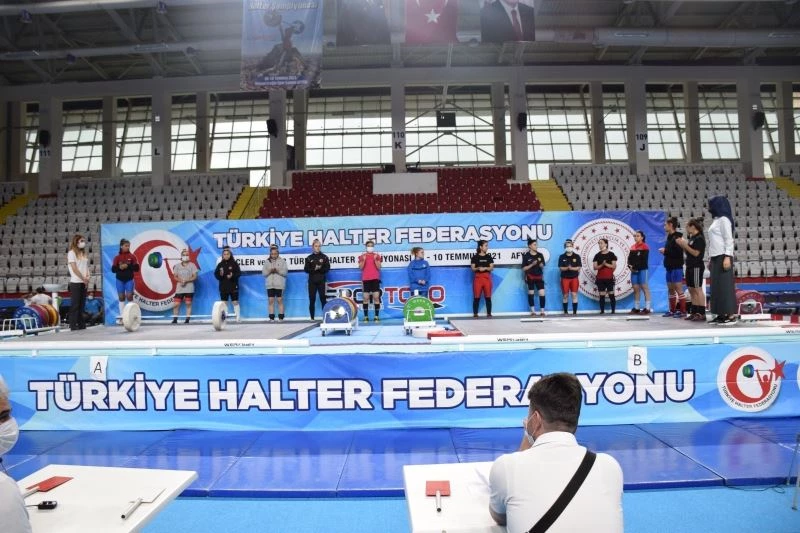 Afyonkarahisar’da gençler ve U23 halter Türkiye şampiyonası başladı
