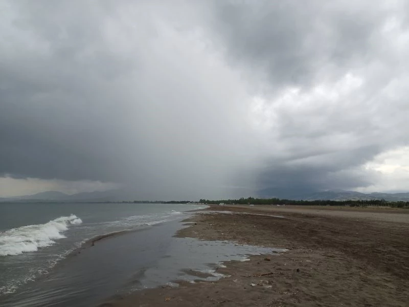 Lokal yağmurlar Karadeniz’i vuruyor
