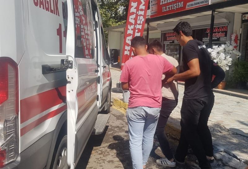 Elektrikli bisiklet kavunların olduğu arabaya çarptı: 1 yaralı
