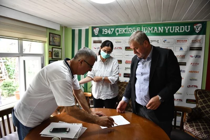 Çekirge haşerelere karşı ilaçlandı
