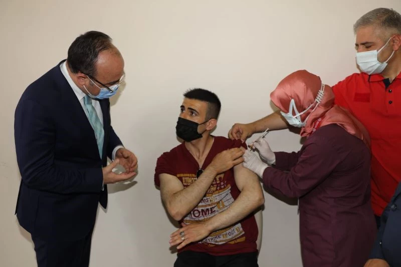 Vali Erkaya Yırık: “Elazığ’da yüzde 51’lik kısım aşılandı”
