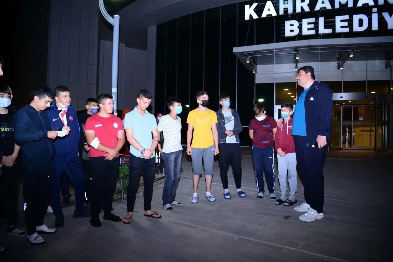 Başkan Oğuz pehlivanları Kırkpınar’a uğurladı
