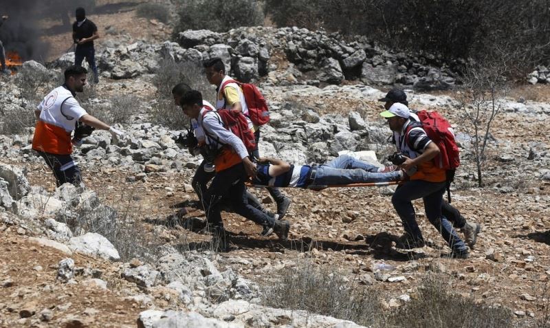 Filistin Kızılayı: “İsrail güçlerinin yasa dışı inşa edilen karakolu protesto eden Filistinlilere müdahalesinde 411 kişi yaralandı”
