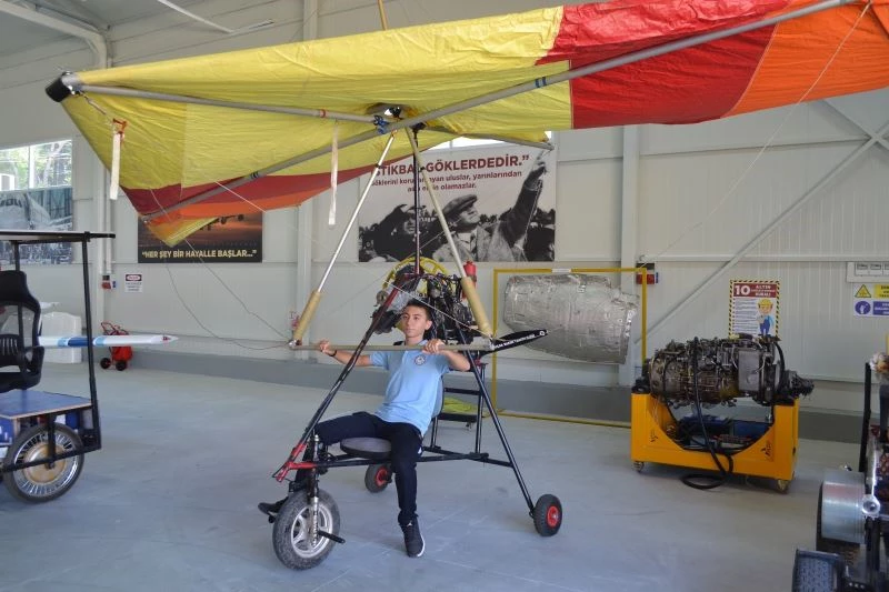 (Özel) Liseli genç, pandemi döneminde hurda parçaları toplayıp üç ayrı araç yaptı
