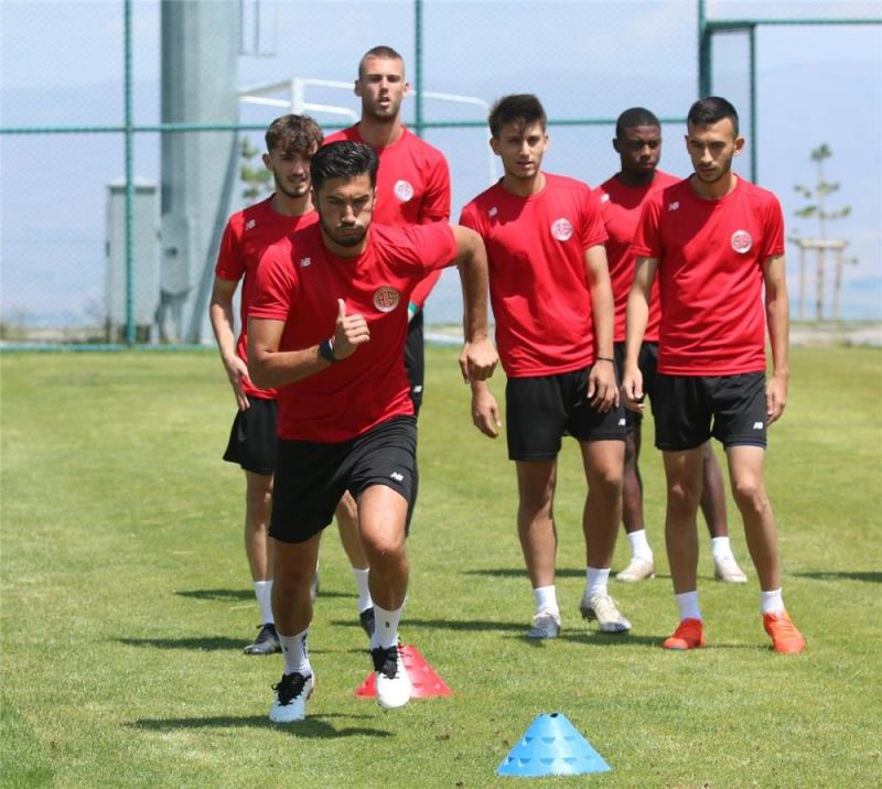 Antalyaspor, yeni sezona Erzurum