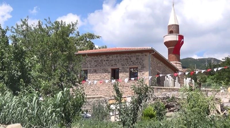 Osmanlı’nın Avrupa’daki ilk eserlerinden Melen Camisi açıldı
