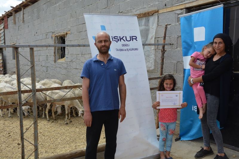 Beyin kanamasında yüzde 100 felç oldu, yatağa bağlı yaşarken eşinin yardımıyla kurduğu işle hayata tutundu
