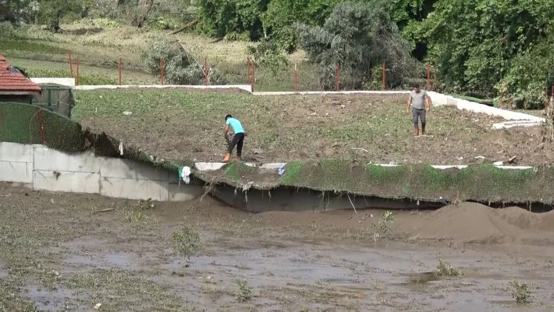 Bayramda oturmayı düşündüğü evi sular altında kaldı
