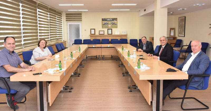Başkan Bakkalcıoğlu, ilçedeki önemli sanayi kuruluşlarını ziyaret etti
