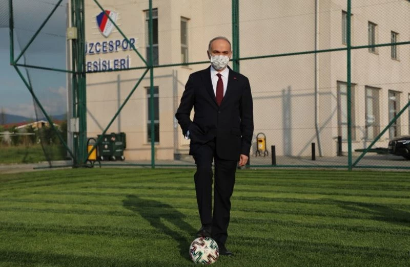 Başkan Özlü çocukların spor yapmasına önem veriyor
