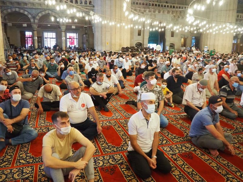 Selimiye Camii’nde bir yıl aradan sonra Kırkpınar kalabalığı
