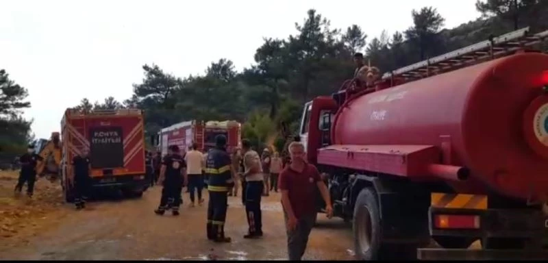 Manavgat’ta yükselen alevler köyü boşalttı
