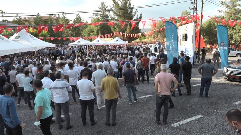 Ergani’yi kırsal mahallere bağlayan 84 kilometrelik grup köy yolu açılışı yapıldı
