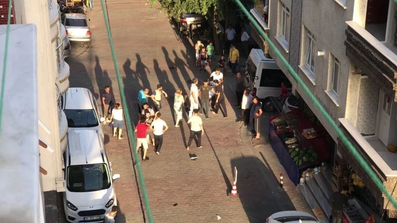 (Özel) Bahçelievler’de yumrukların havada uçuştuğu kavga kamerada
