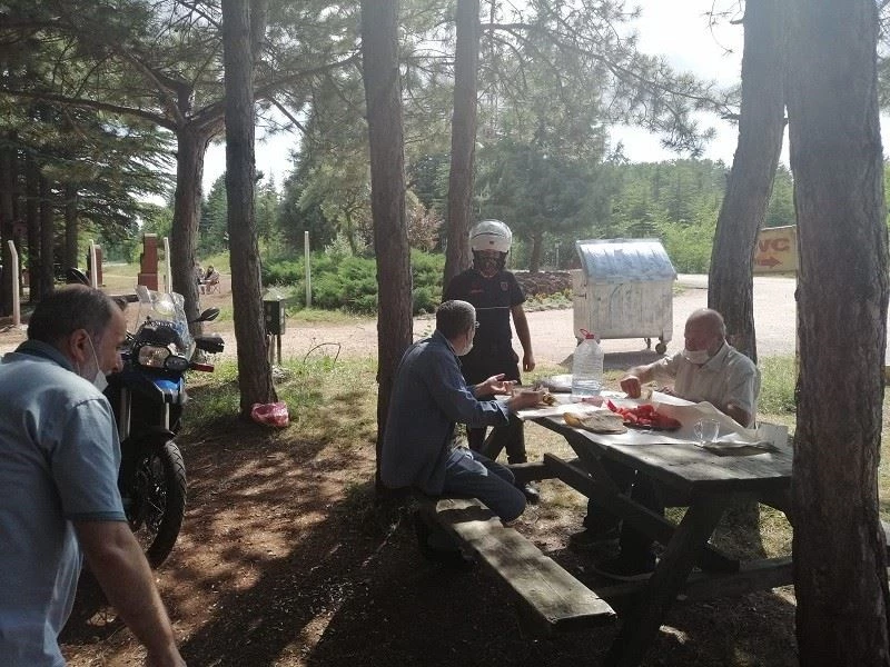 Eskişehir’de jandarma ormanlarla ilgili yasağı halka duyurdu
