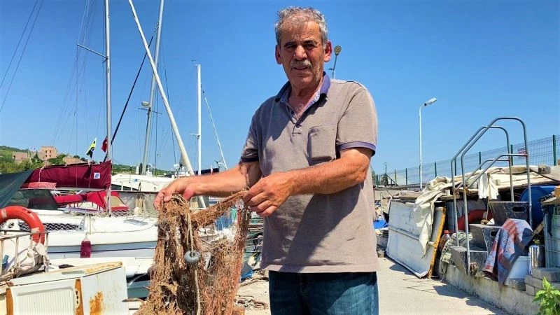 Gebze’de balıkçılar deniz altındaki müsilajdan şikayetçi
