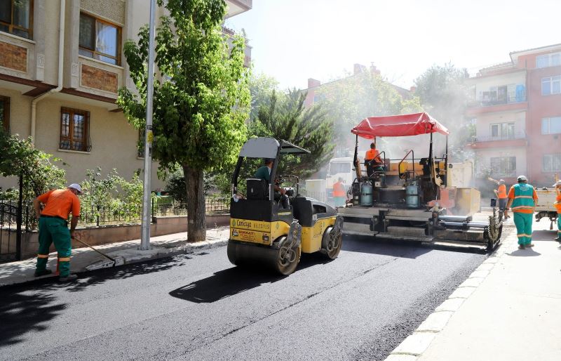 Çankaya Belediyesi 20 cadde ve sokakta asfalt çalışmasını tamamladı
