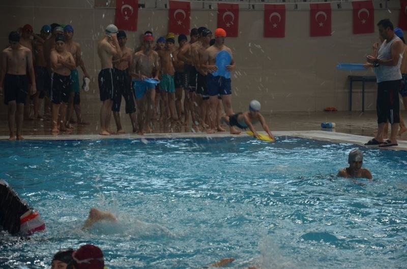 Malatya’da yüzme bilmeyen çocuklara ve gençlere ücretsiz kurs
