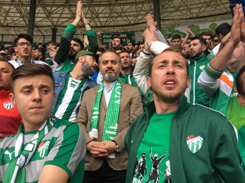 Alinur Aktaş’tan Bursaspor’a 16 bin 16 TL’lik destek
