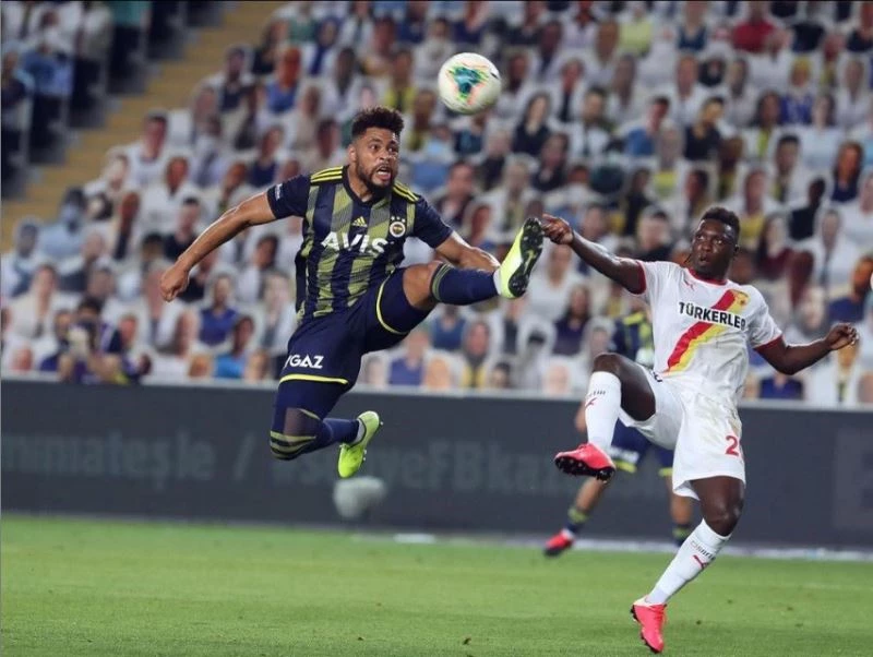 (Özel haber) Hatayspor, Simon Falette ile anlaştı
