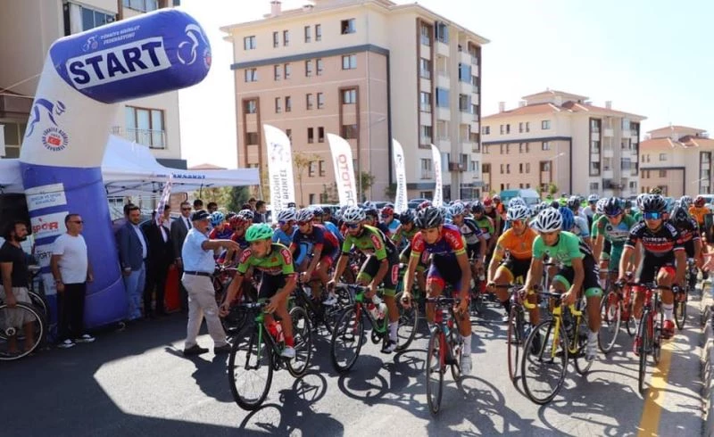 Denizli bisikletçilerden büyük başarı
