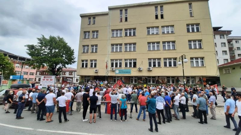 Ardeşen’de kafes balıkçılığı için yapılan ÇED toplantısına halk katılım göstermedi
