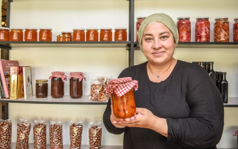 Girişimci kadınlar ürettikleri ürünleri Tek Sarnıç Kent Parkı