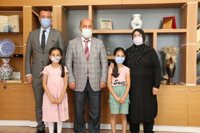 Kütahya’da yarışmalarda dereceye giren öğrenciler ödüllendirildi
