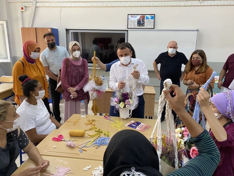 Çekmeköy’de yürütülen “Güçlü Kadınlar, Güçlü Yarınlar” projesi devam ediyor
