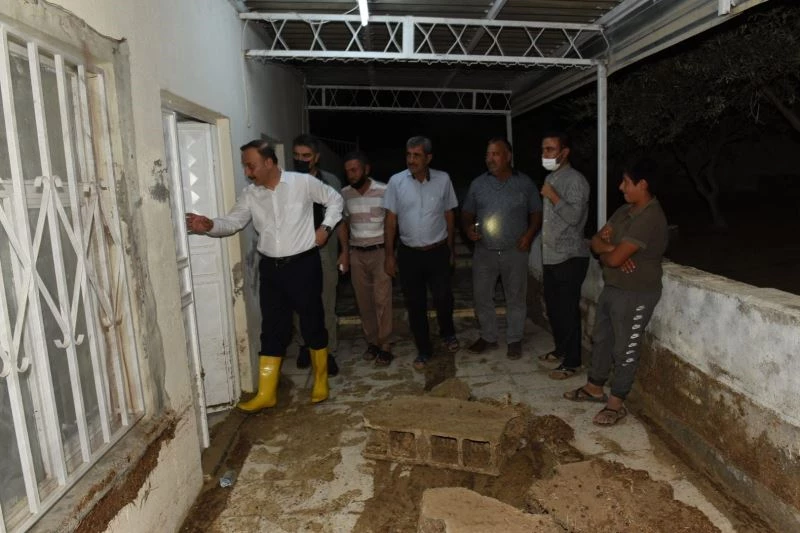 Şanlıurfa Valisi yağıştan etkilenen bölgeleri inceledi
