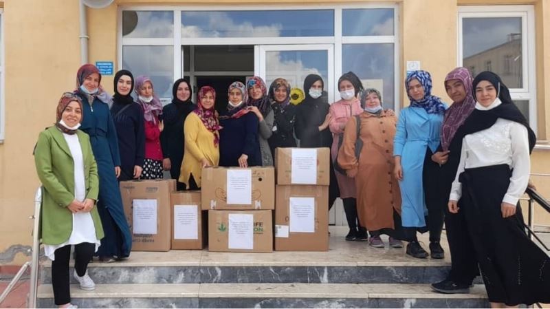 Aslanapa’dan yangın bölgesindeki kadınlara şalvar
