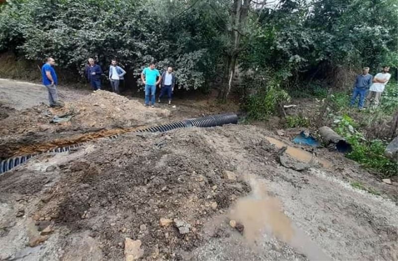 Kumru’da sağanak nedeniyle kapanan yollar ulaşıma açılıyor
