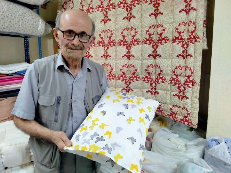 65 yıldır yorgancılık mesleğini yaşatmaya çalışıyor
