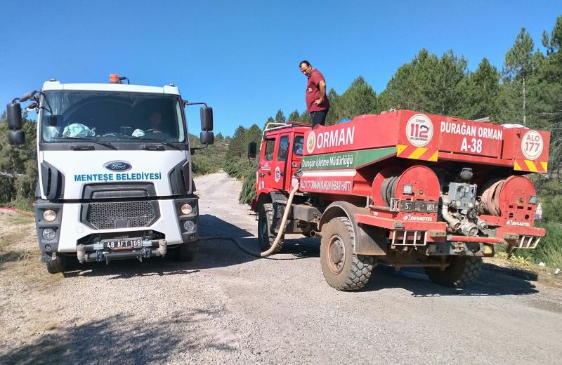 Yanan Bölgelere Su Takviyesi Devam Ediyor
