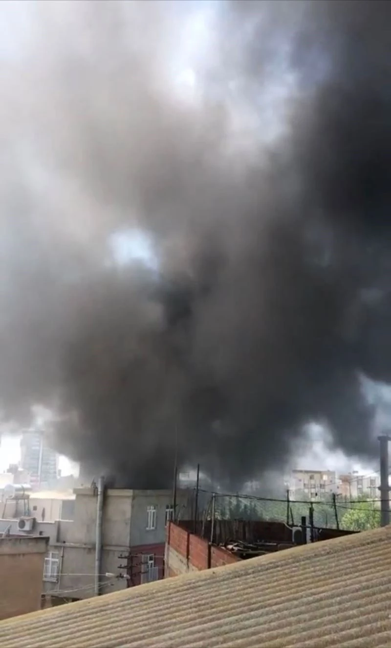 Yufka açarken evi yanıyordu
