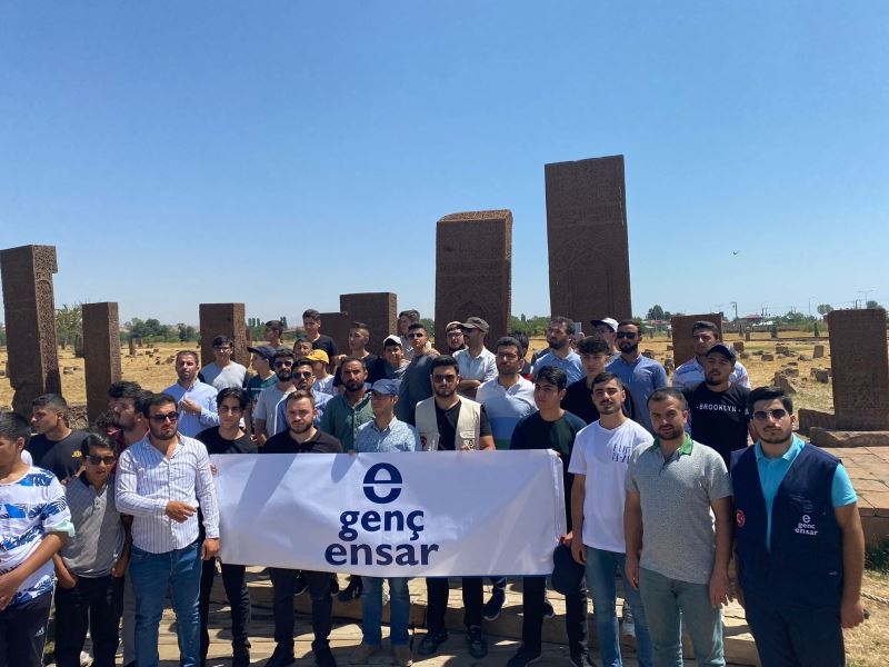 Genç Ensar Gönüllüleri Ahlat’ta kamp yaptı
