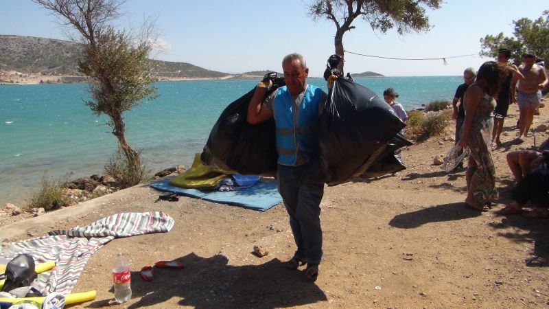 Silifke’de çıkan yangında zarar gören Boğsak mevkiinde çevre temizliği yapıldı
