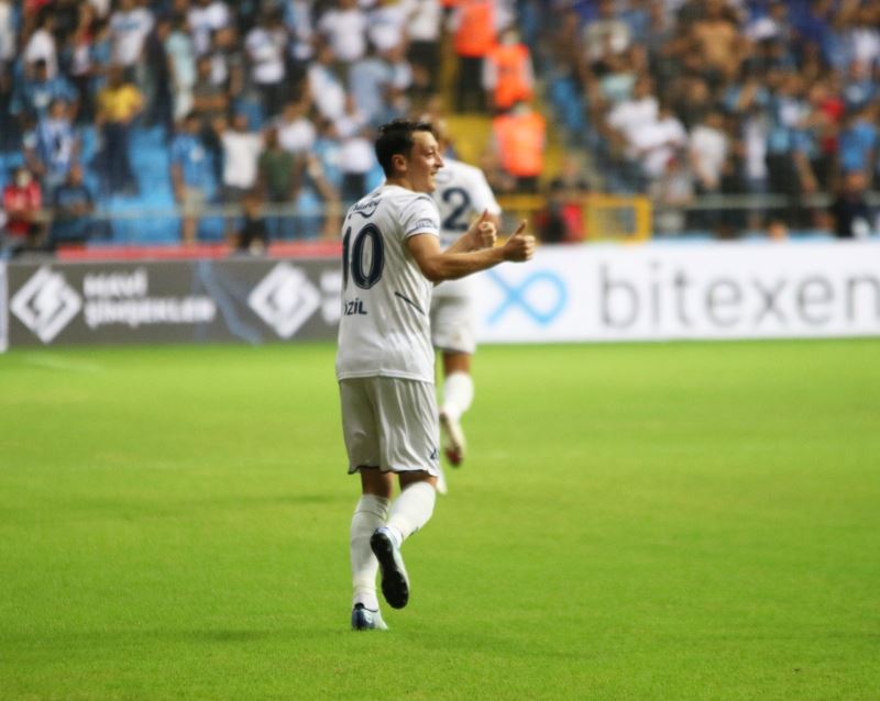 Fenerbahçe’de sezonun ilk golü Mesut Özil’den
