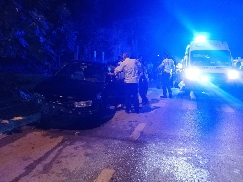 2 gün önce aldığı otomobille gezinti kötü bitti: 2 yaralı
