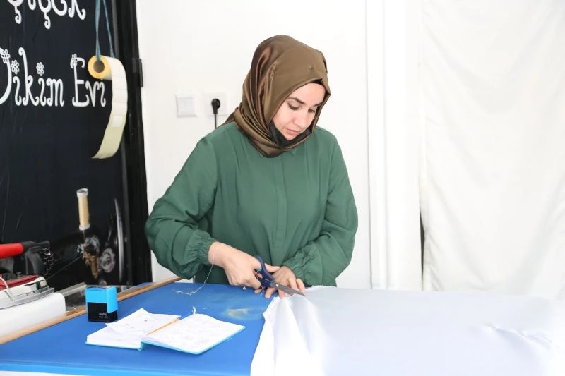 Evde sıkılınca gittiği kurs kendi işinin patronu yaptı
