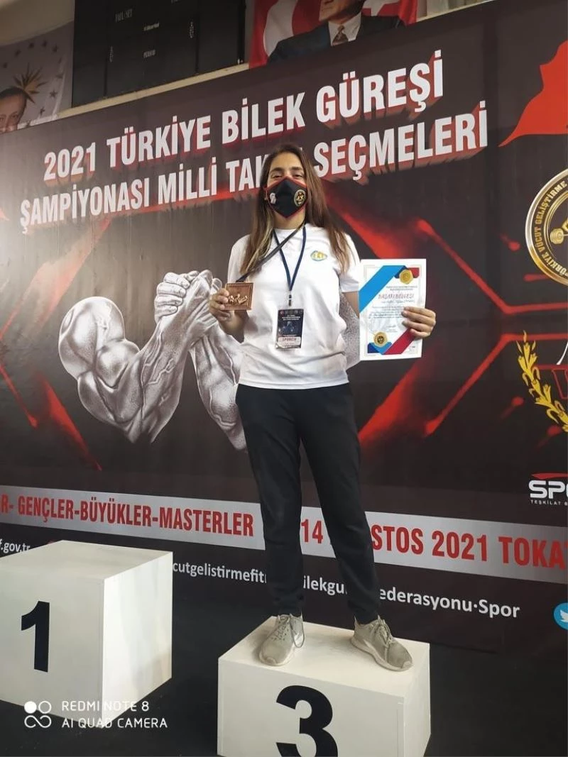 Bilek güreşçisi Selin milli takıma seçildi
