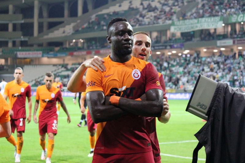 Süper Lig: Giresunspor: 0 - Galatasaray: 2 (İlk yarı)