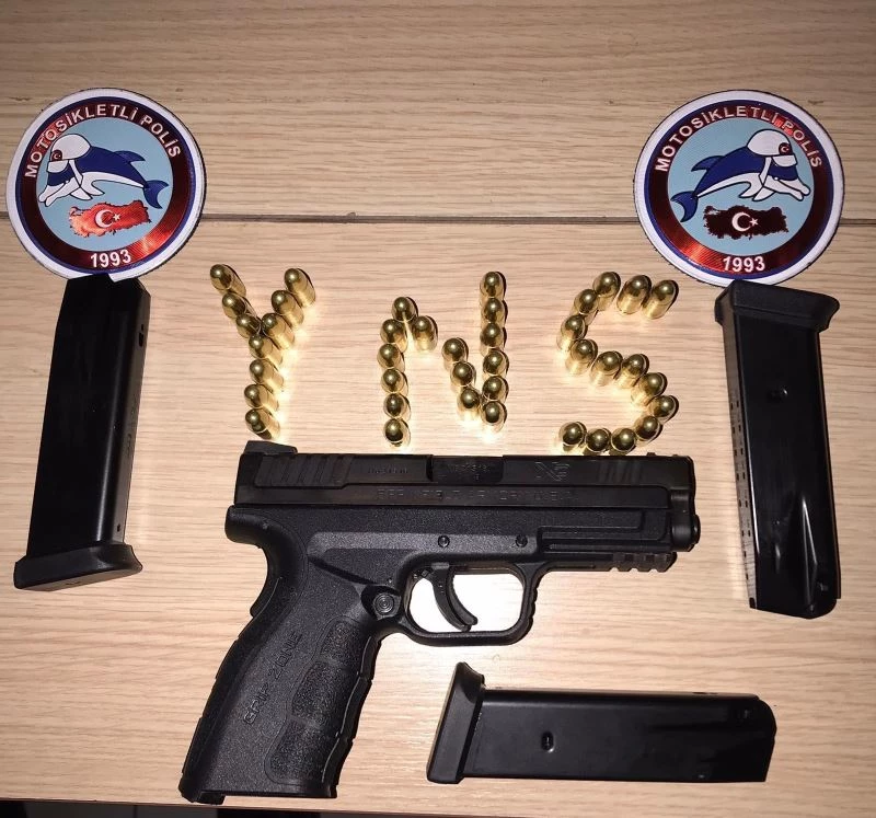 18 ayrı suçtan sabıkası bulunan şahıs ruhsatsız tabanca ile yakalandı
