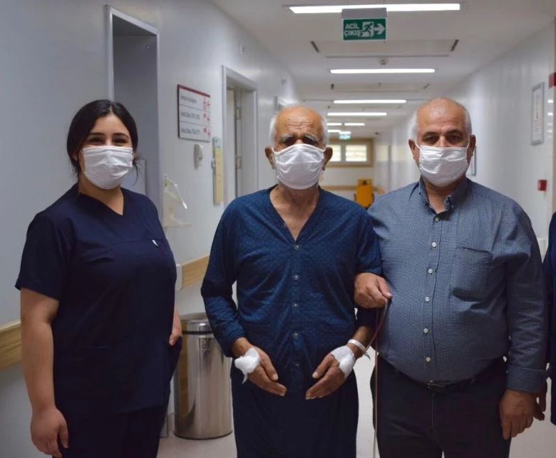 Mesane tümöründen başarılı operasyonla kurtuldu
