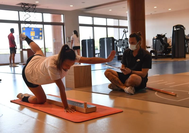 Konyaaltı’nın Mavi Kelebekler’i, performans testinden geçti
