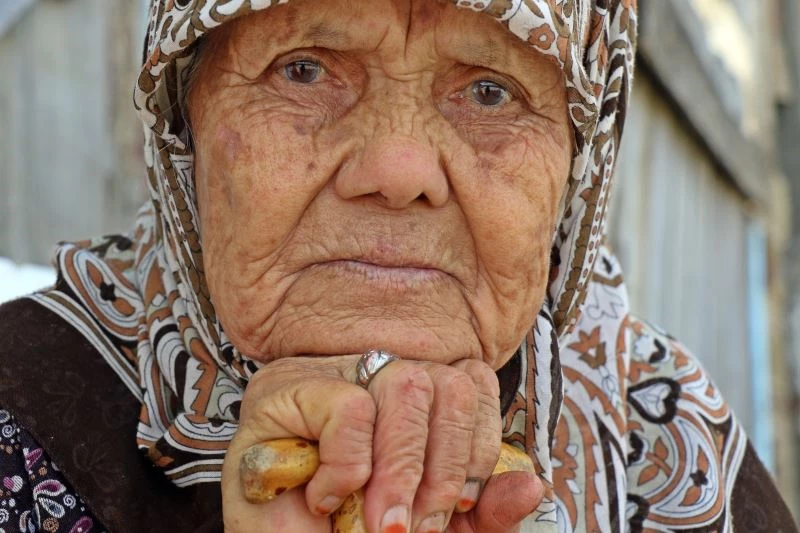 90 yaşında, yüzünde tarihin izlerini taşıyor
