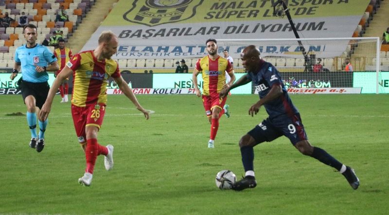 Süper Lig: Yeni Malatyaspor: 1 - Trabzonspor: 4 (İlk yarı)
